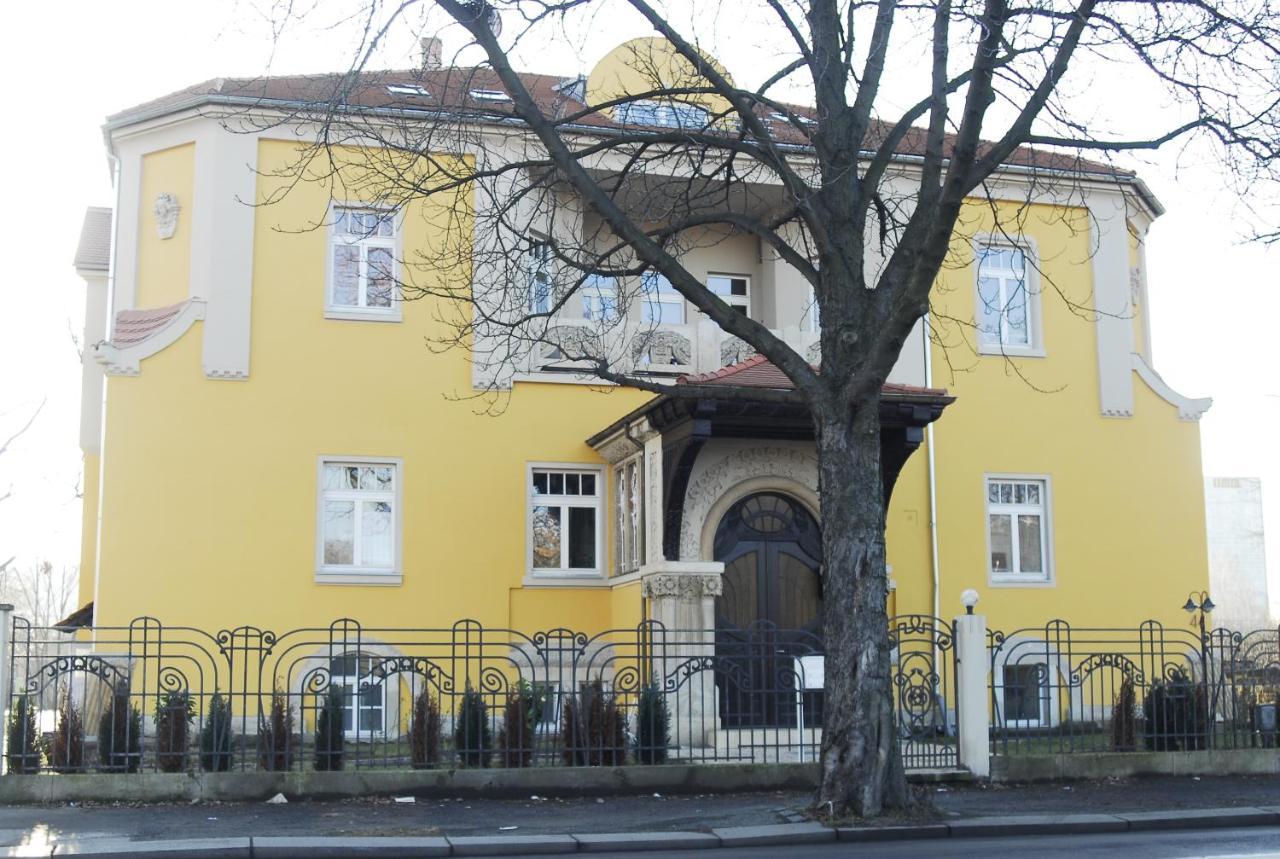 Villa De Baron Dresden Exterior photo